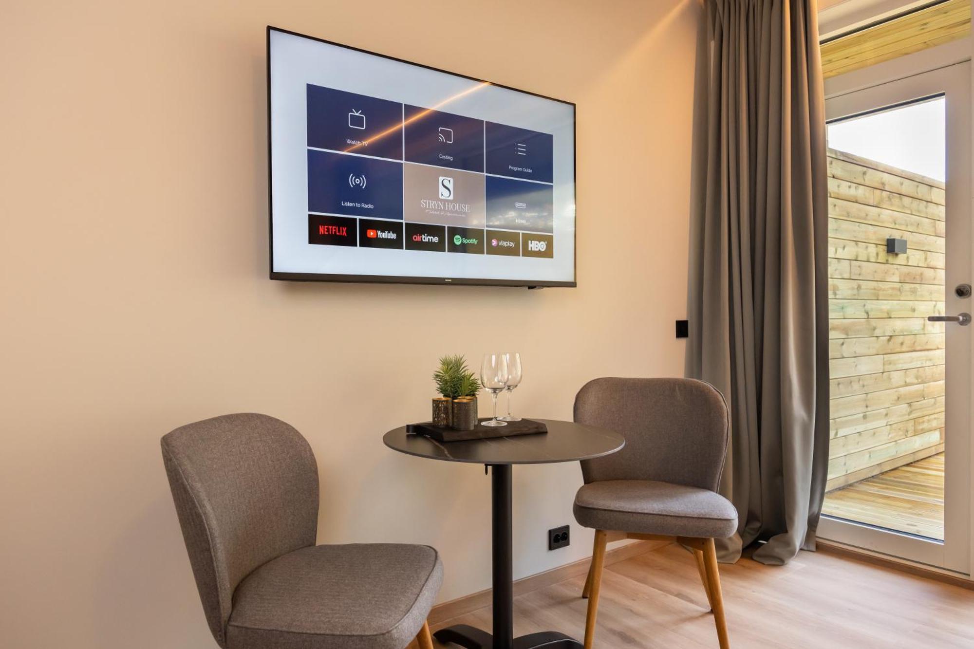 Stryn House - Hotel & Apartments מראה חיצוני תמונה